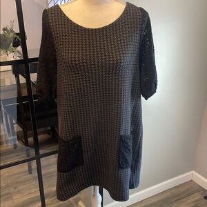 Black & Gray Houndstooth Dress with Lace Sleeves & Lace Pocket Detail